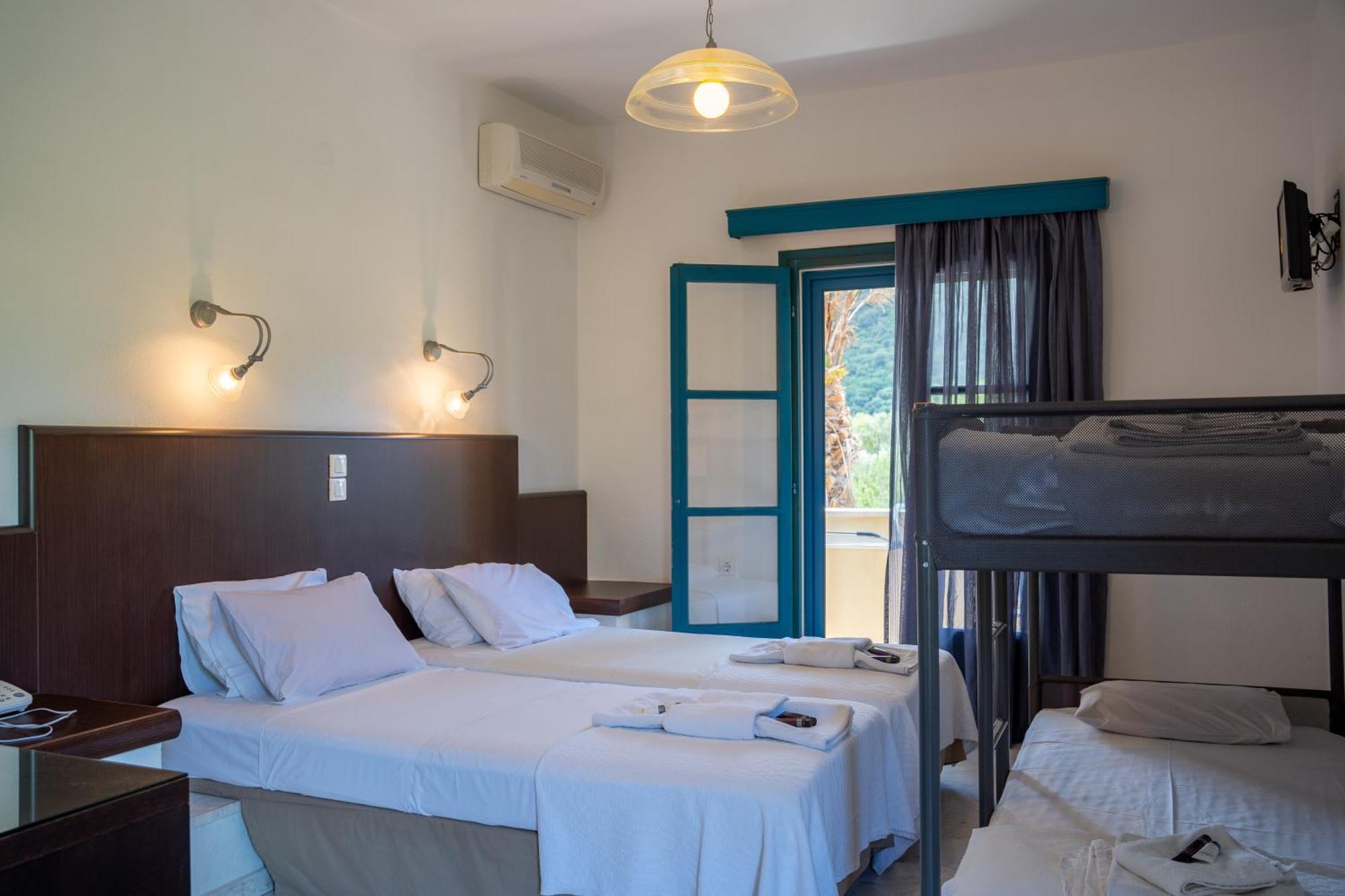 Karavostasi Beach Hotel 波帝卡 外观 照片