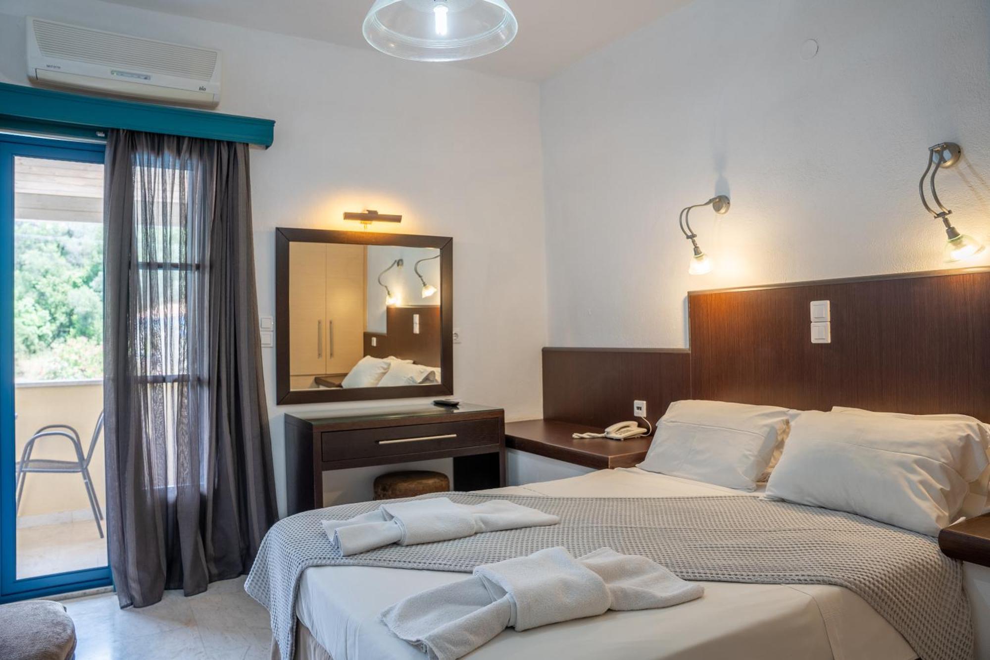 Karavostasi Beach Hotel 波帝卡 外观 照片