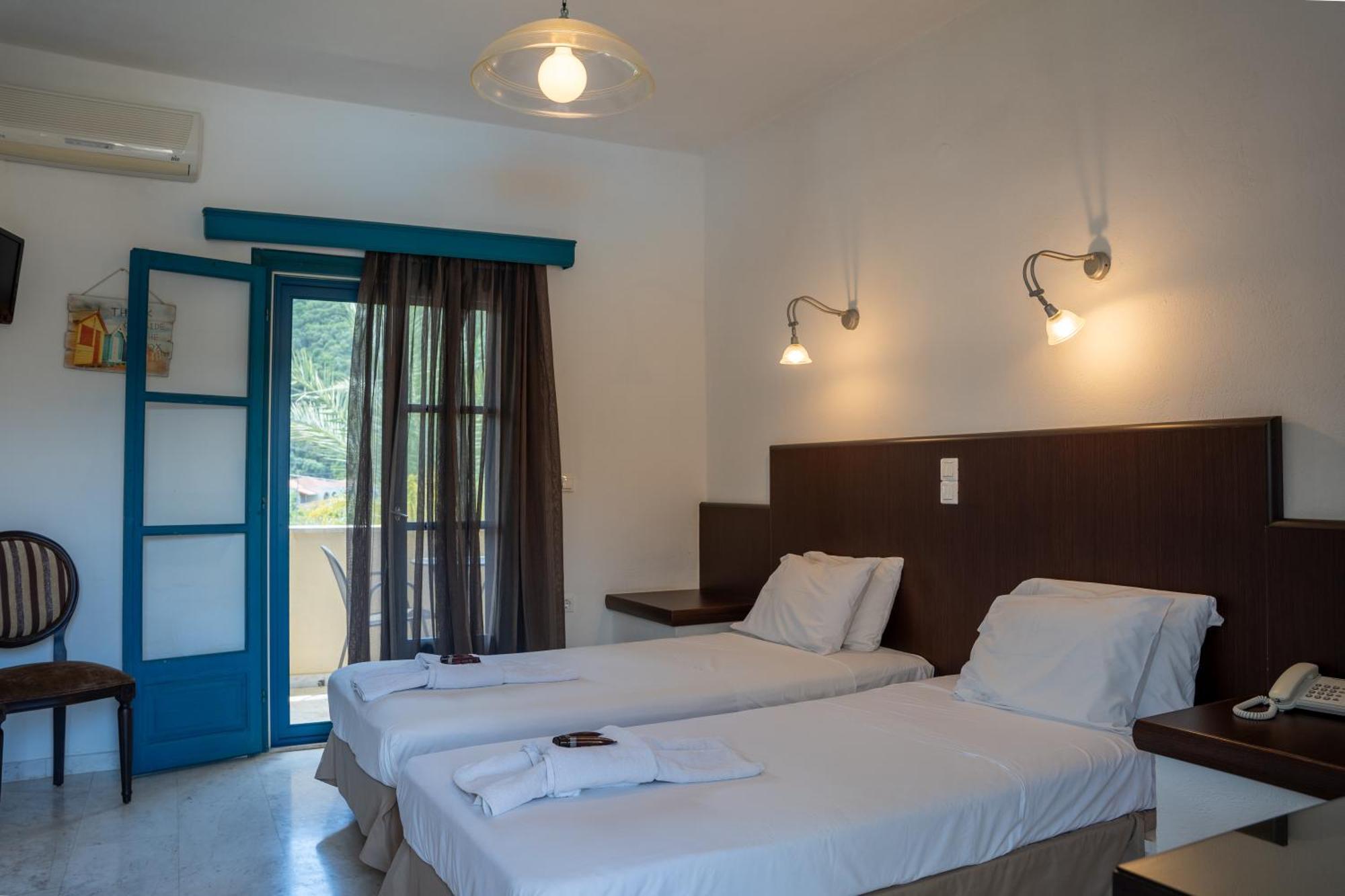 Karavostasi Beach Hotel 波帝卡 外观 照片