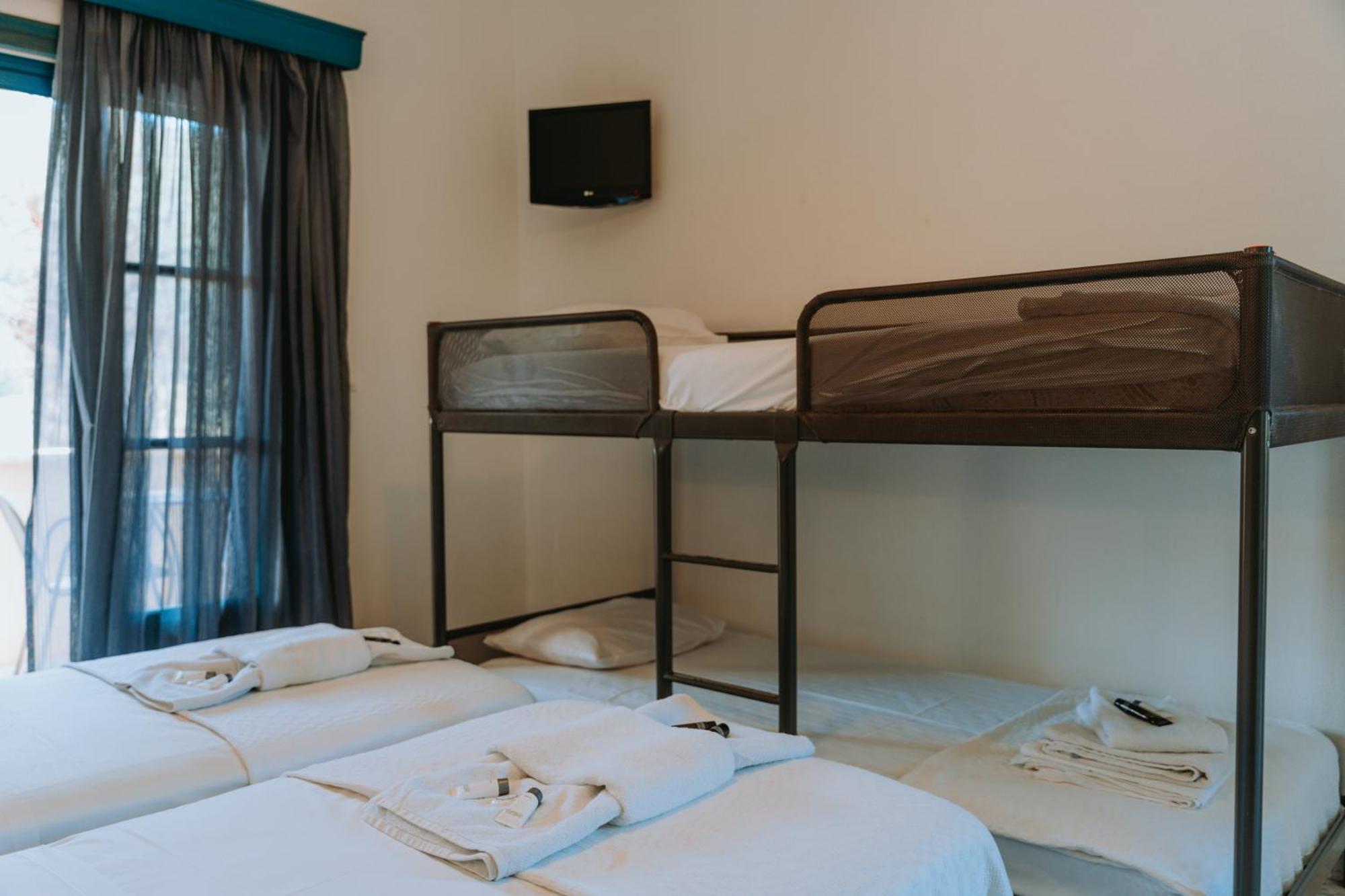 Karavostasi Beach Hotel 波帝卡 外观 照片