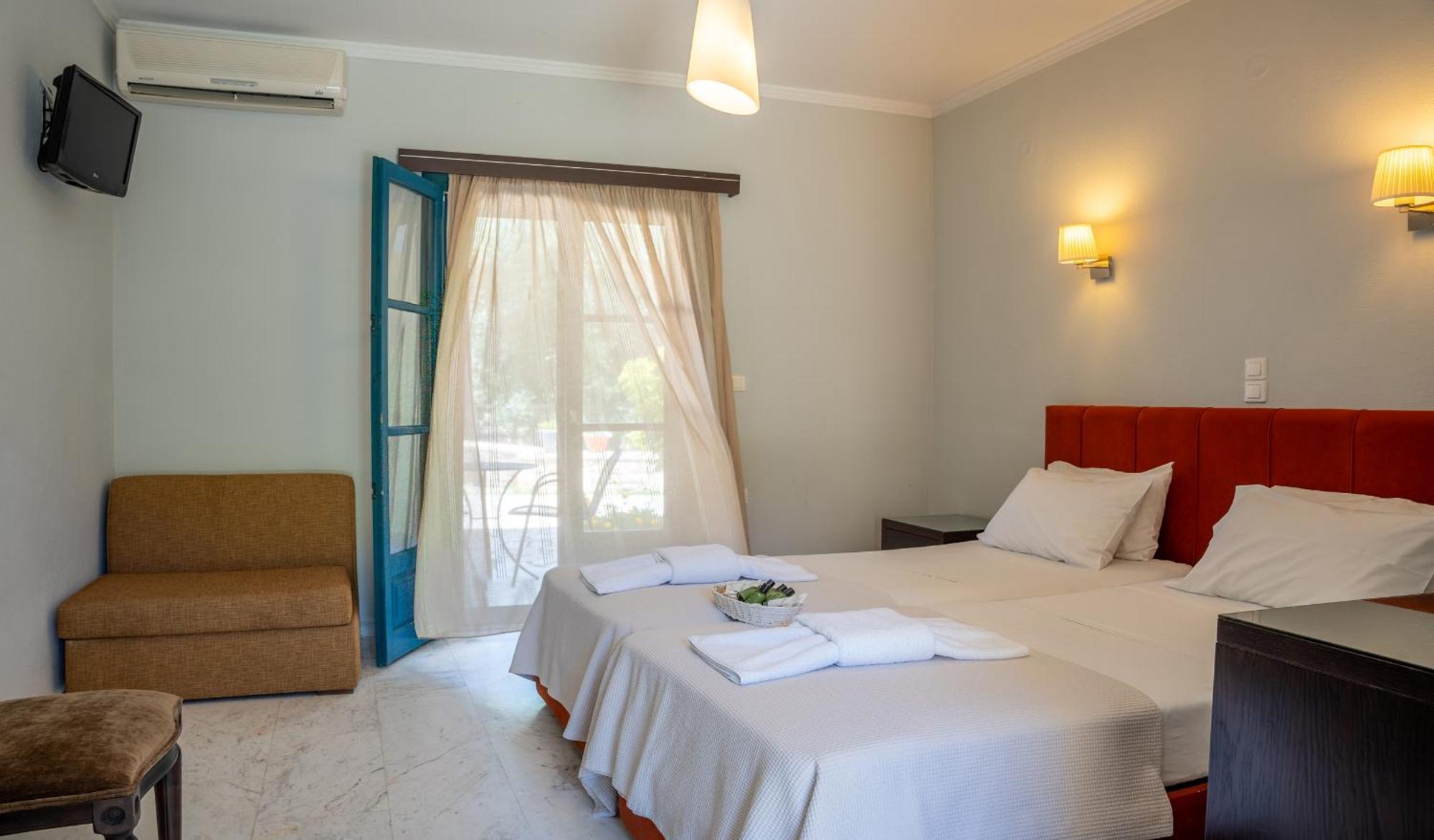Karavostasi Beach Hotel 波帝卡 外观 照片