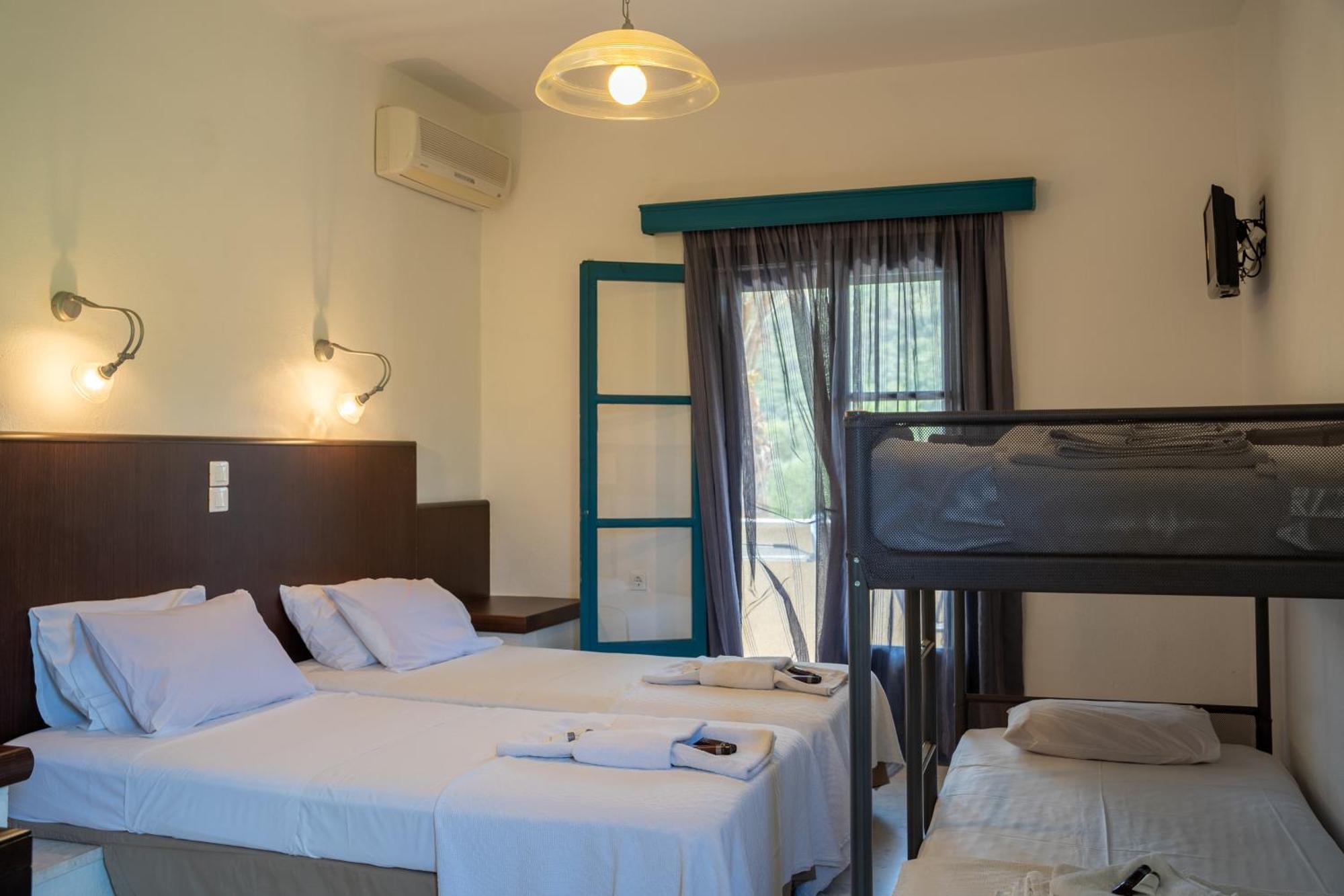 Karavostasi Beach Hotel 波帝卡 外观 照片