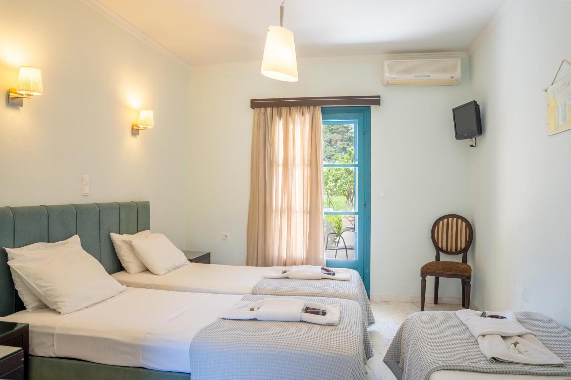 Karavostasi Beach Hotel 波帝卡 外观 照片
