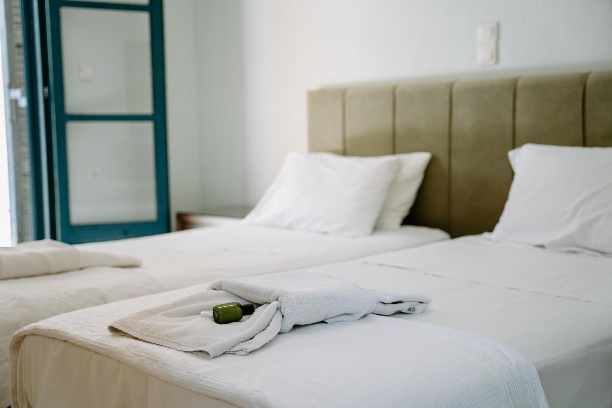 Karavostasi Beach Hotel 波帝卡 外观 照片