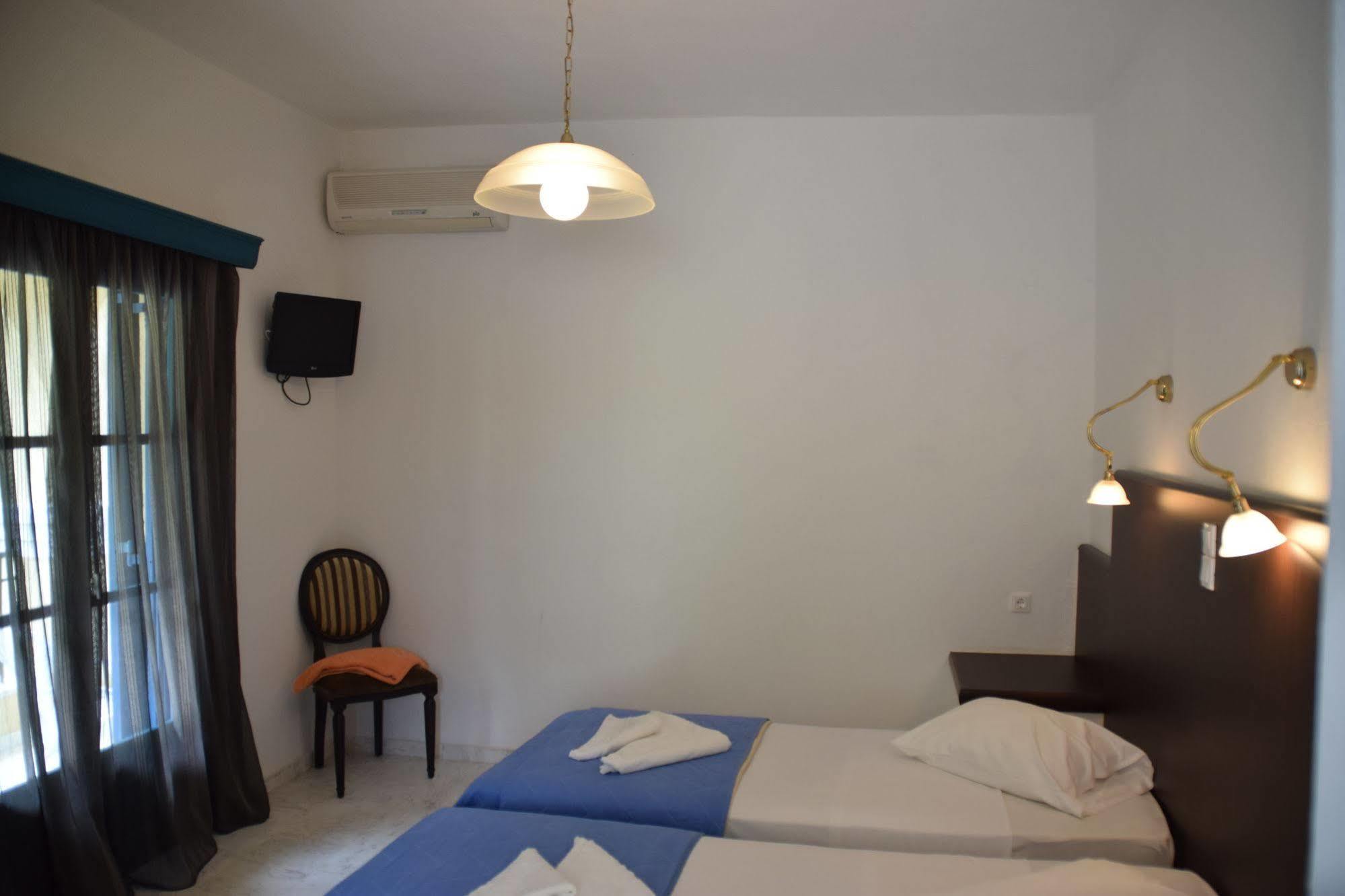 Karavostasi Beach Hotel 波帝卡 外观 照片